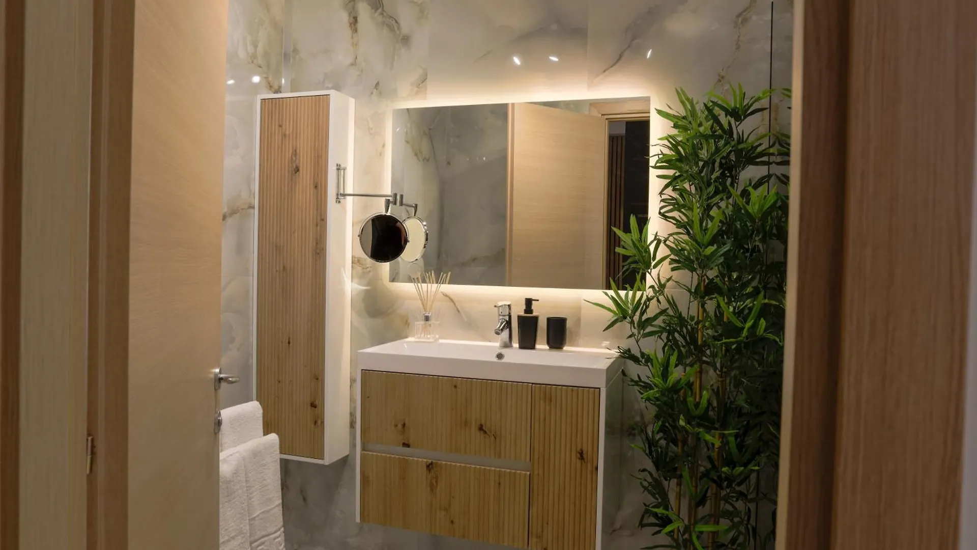 Lagoon Studio 706 بوخارست شقة